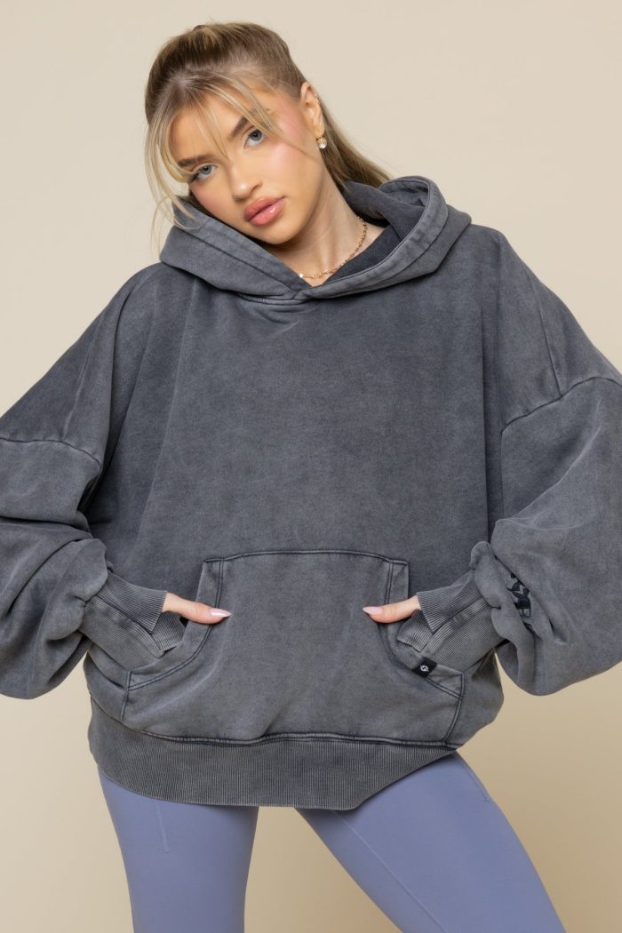 BoxyCloudHoodie VintageBlack 3829 Edit