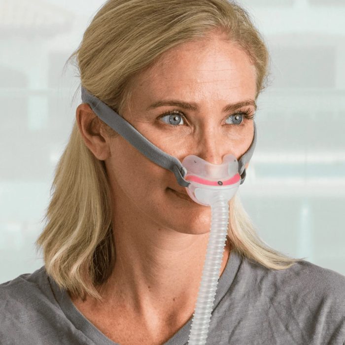 Closeup Woman Wearing AirFit N30 1