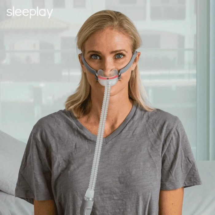 Front View Woman Wearing AirFit N30 1