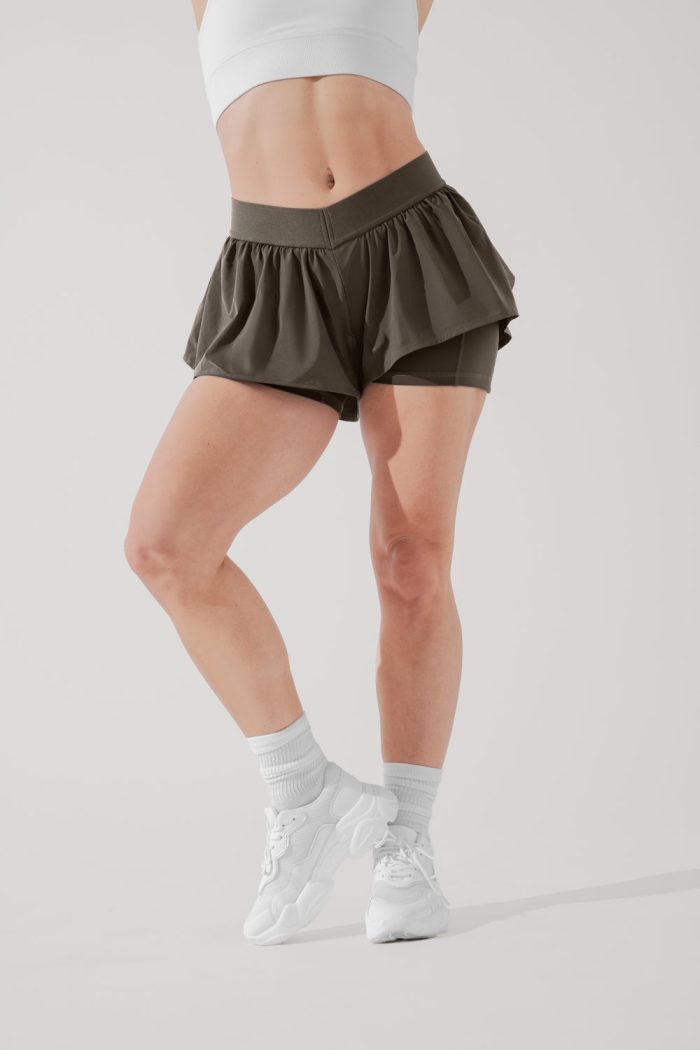 OntheRunRuffleShort BlackOlive 4017 1238 Edit d031a5d7 1bcb 41ac 8085 c16d7de9e508
