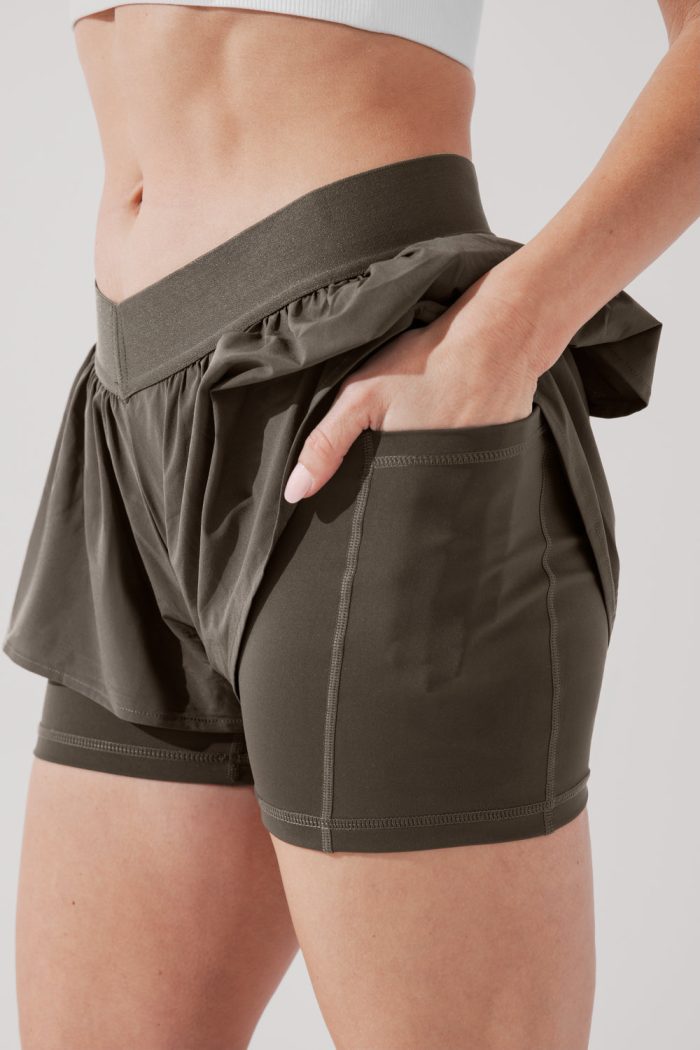 OntheRunRuffleShort BlackOlive 4017 1292 Edit da1f69ce b77d 423e b37c 741ba818a6d1