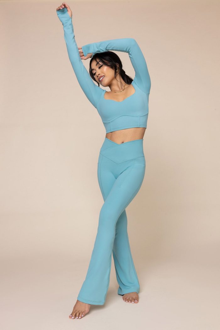 SweetheartLongSleeveCropTop 2022 CrisscrossHourglassFlare Oasis C1030 00495
