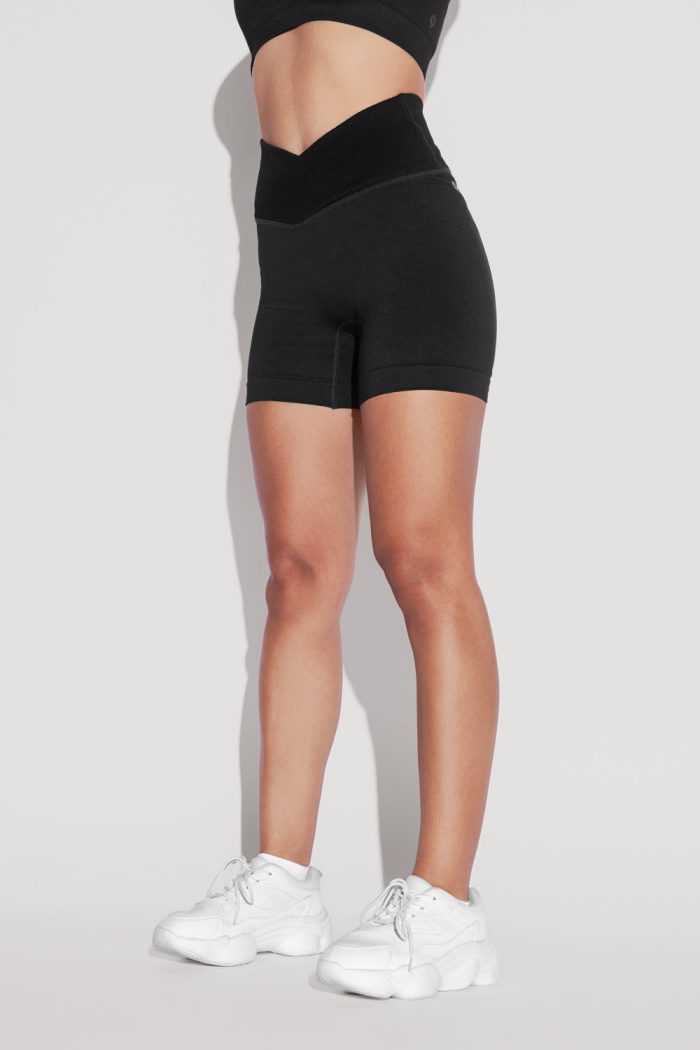 What stheScoopBra CCHGShorts Black 0288 Edit
